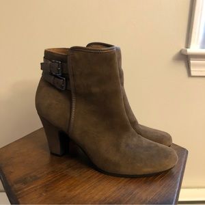 Sofft leather ankle bootie - size 9.5 women